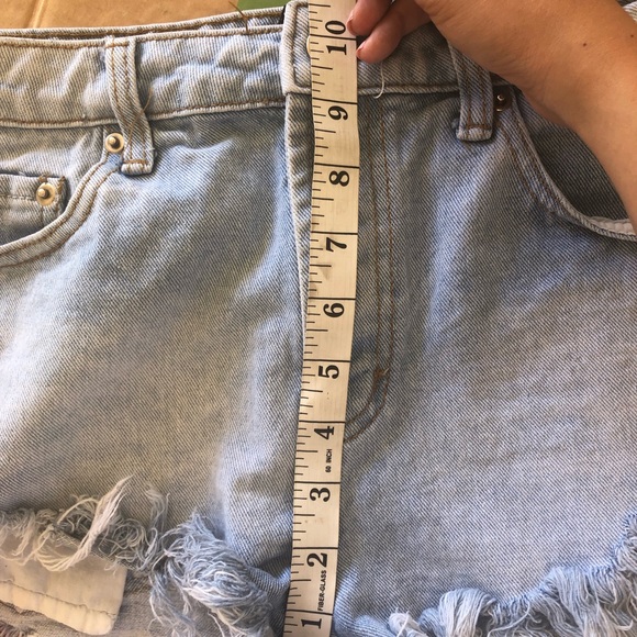 EUC Forever 21 Classic Blue Denim Shorts - Picture 5 of 7